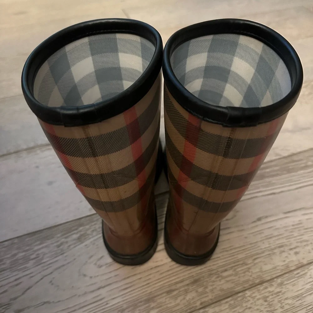 BURBERRY MID CALF CLASSIC NOVA CHECK PLAID RUBBER RAINBOOTS SIZE 36 / 6 - Picture 4 of 12